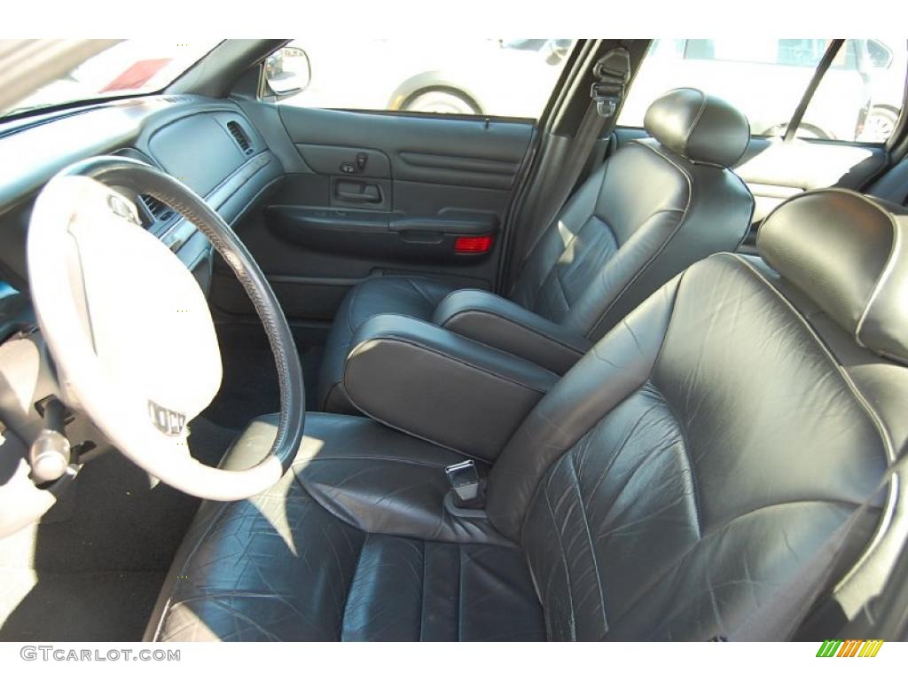 2000 Crown Victoria LX Sedan - Medium Grey Metallic / Dark Charcoal photo #5