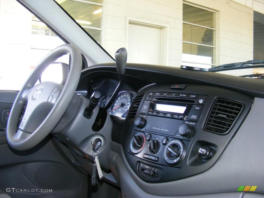 2005 Mazda MPV LX Controls Photo #42104829