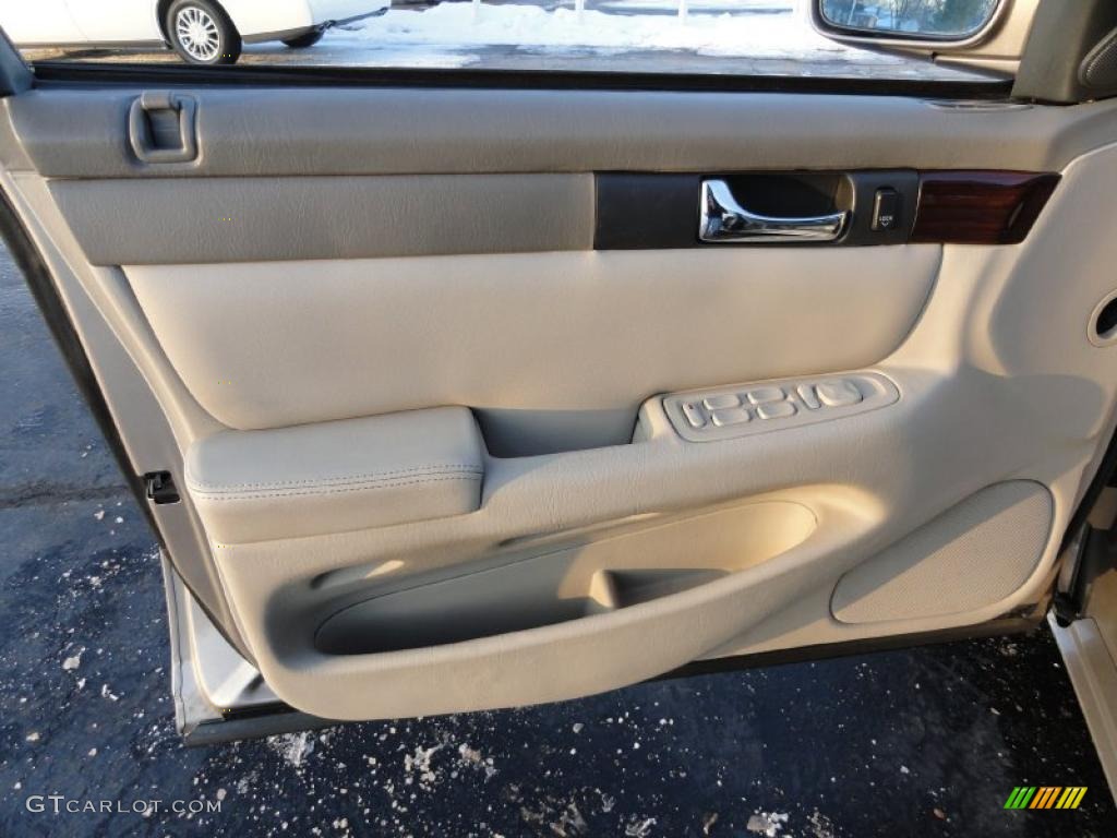 2003 Cadillac Seville SLS Neutral Shale Door Panel Photo #42108233
