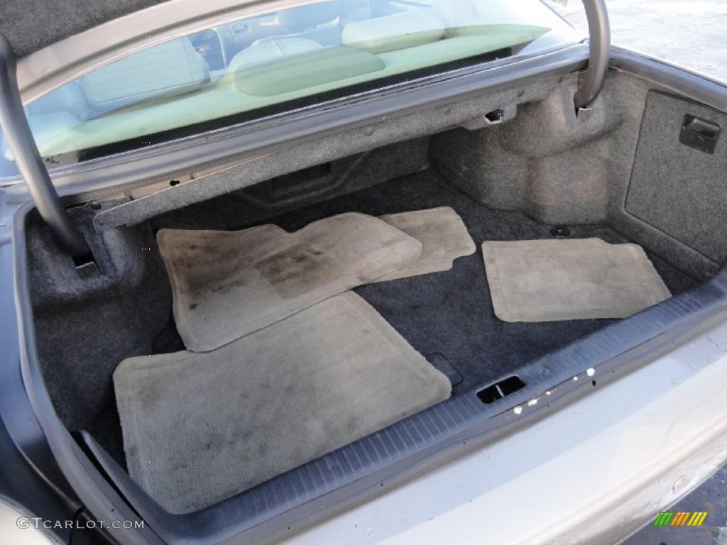 2003 Cadillac Seville SLS Trunk Photo #42108261