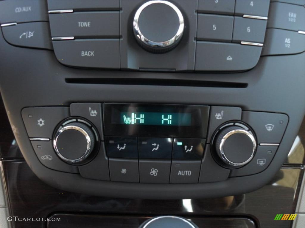 2011 Buick Regal CXL Controls Photo #42110509