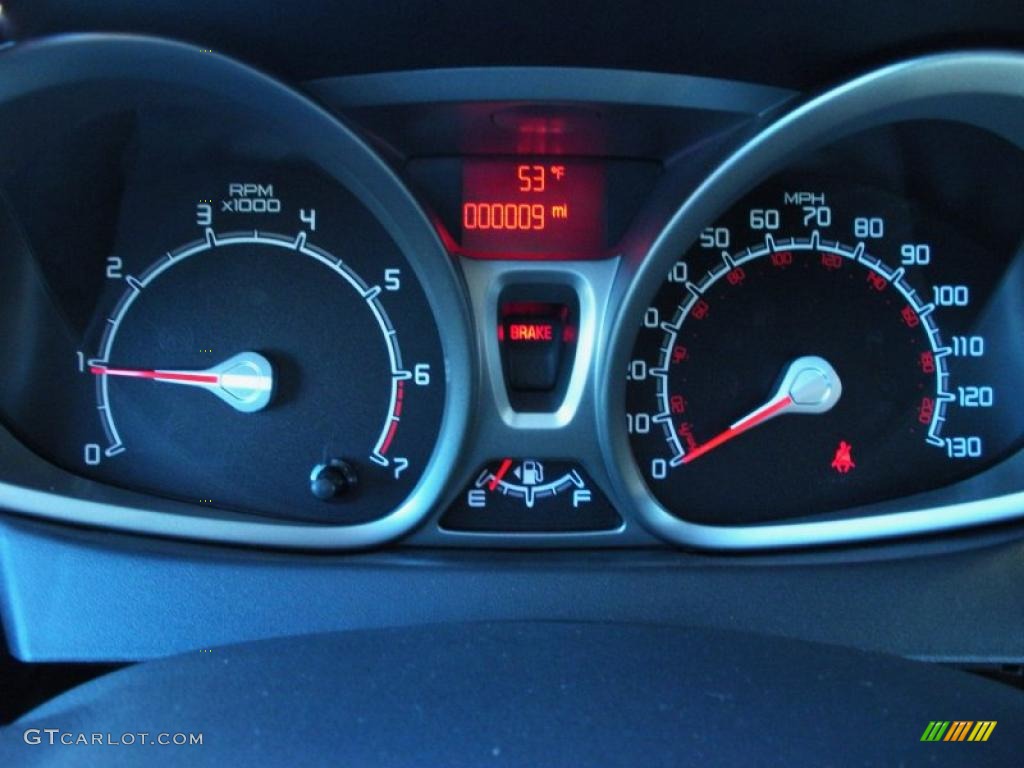 2011 Ford Fiesta SE Sedan Gauges Photo #42111889