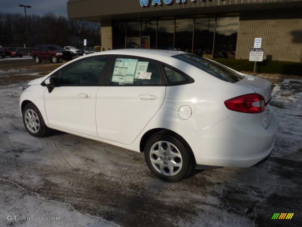 2011 Fiesta S Sedan - Oxford White / Light Stone/Charcoal Black Cloth photo #2