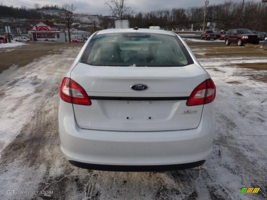 2011 Fiesta S Sedan - Oxford White / Light Stone/Charcoal Black Cloth photo #3