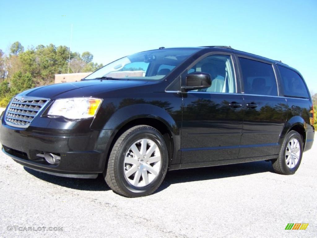 Brilliant Black Crystal Pearlcoat 2008 Chrysler Town & Country Touring Exterior Photo #42114525
