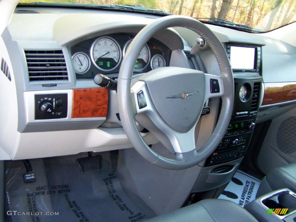 2008 Chrysler Town & Country Touring Medium Slate Gray/Light Shale Dashboard Photo #42114573