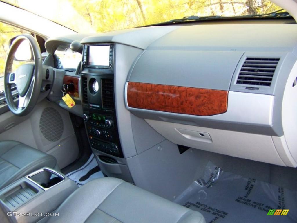 2008 Chrysler Town & Country Touring Medium Slate Gray/Light Shale Dashboard Photo #42114589