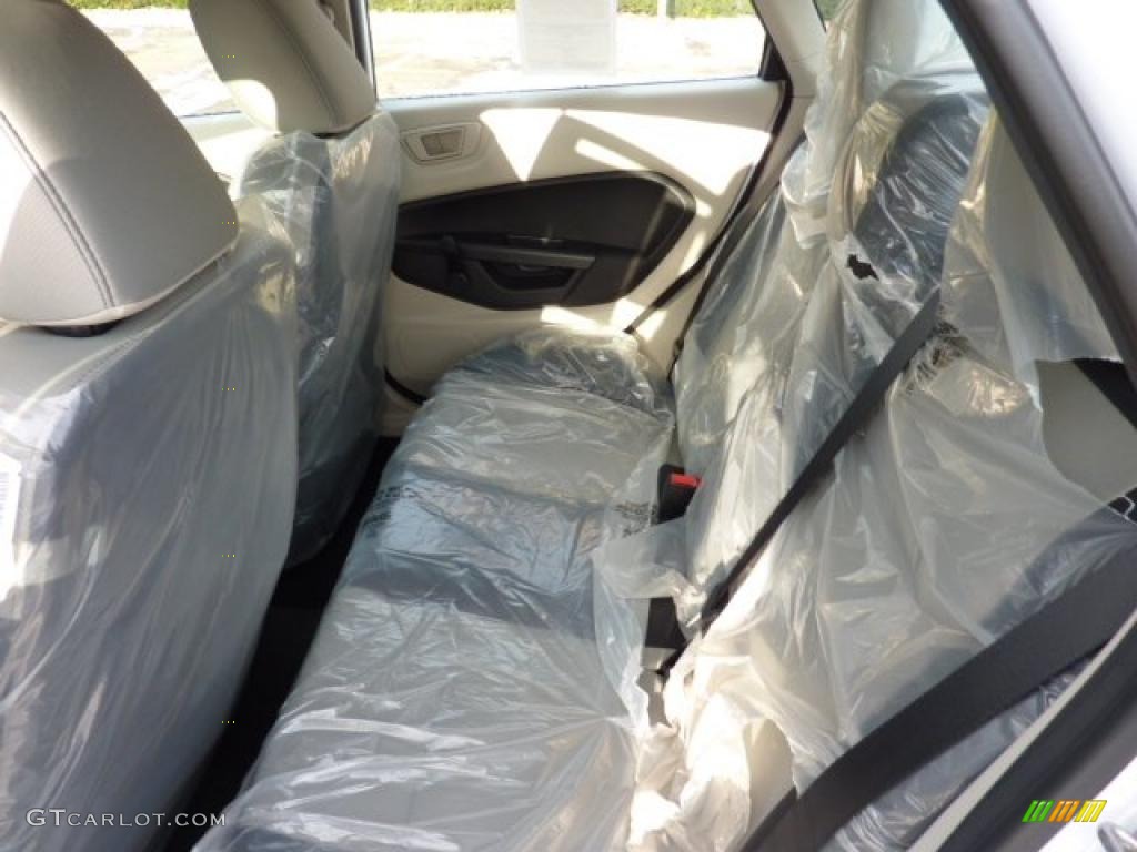 2011 Fiesta S Sedan - Oxford White / Light Stone/Charcoal Black Cloth photo #13