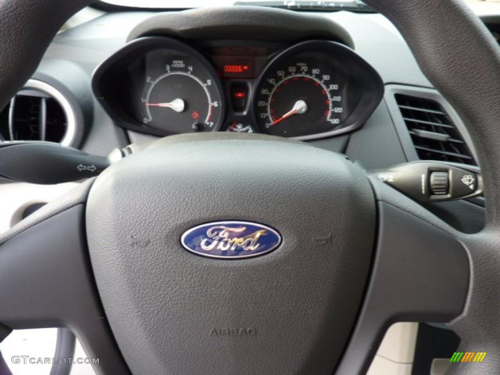 2011 Fiesta S Sedan - Oxford White / Light Stone/Charcoal Black Cloth photo #19
