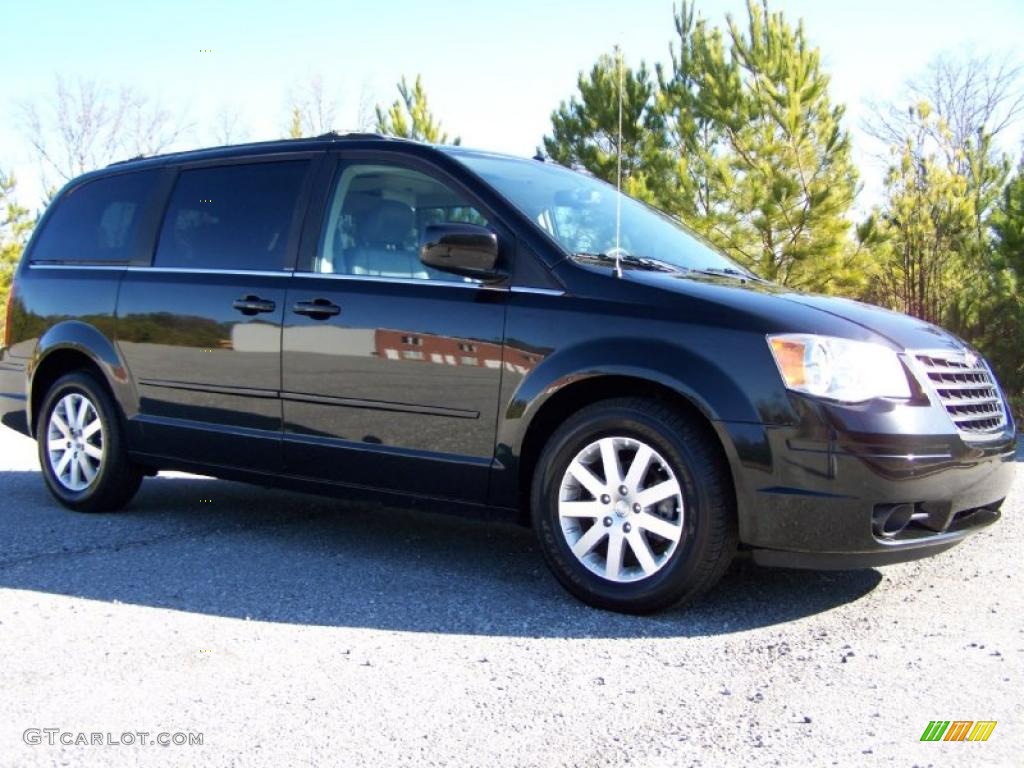 Brilliant Black Crystal Pearlcoat 2008 Chrysler Town & Country Touring Exterior Photo #42115525