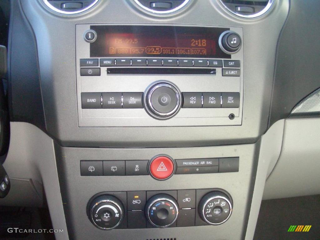 2010 Saturn VUE XR V6 Controls Photo #42115941
