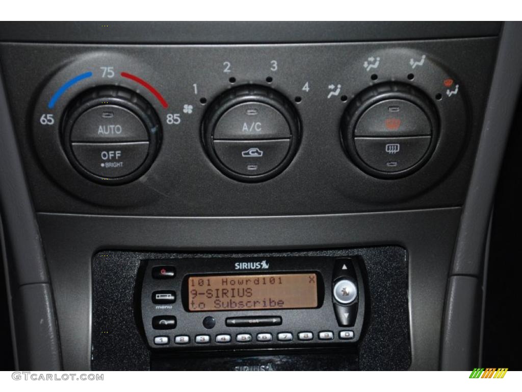 2004 Subaru Forester 2.5 XT Controls Photo #42117489