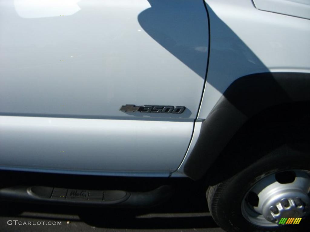 2003 Silverado 3500 Regular Cab 4x4 Chassis - Summit White / Dark Charcoal photo #23