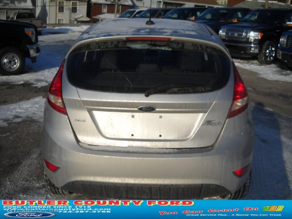 2011 Fiesta SES Hatchback - Ingot Silver Metallic / Charcoal Black/Blue Cloth photo #4