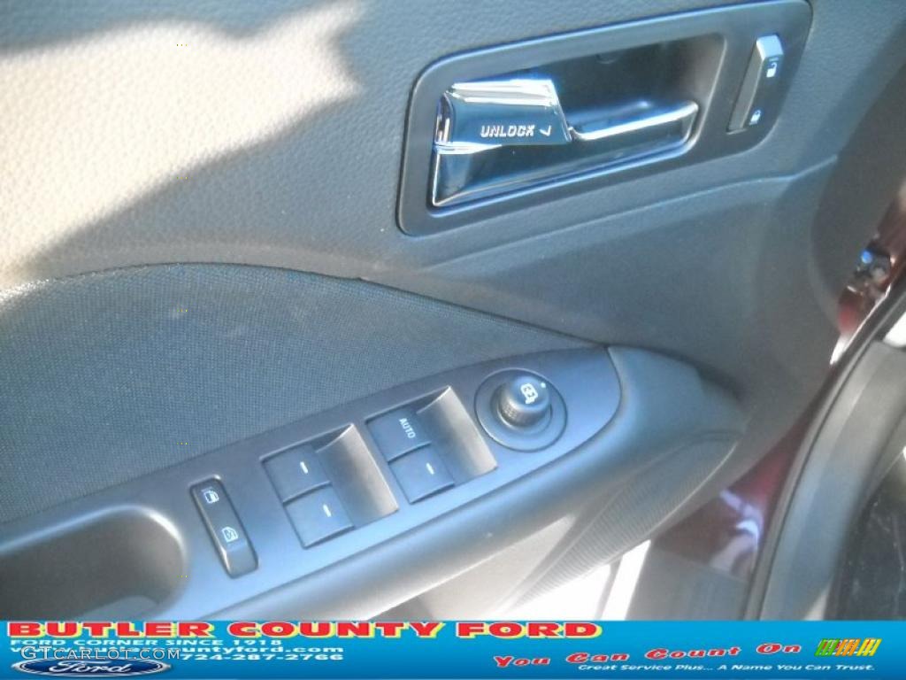 2011 Fusion SE - Red Candy Metallic / Charcoal Black photo #21