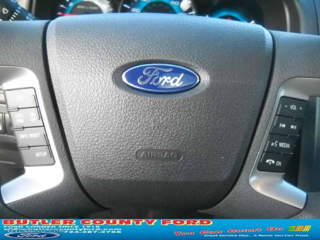 2011 Fusion SE - Red Candy Metallic / Charcoal Black photo #24