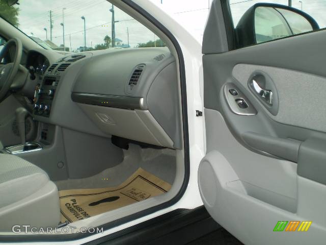 2007 Malibu LS Sedan - White / Titanium Gray photo #16