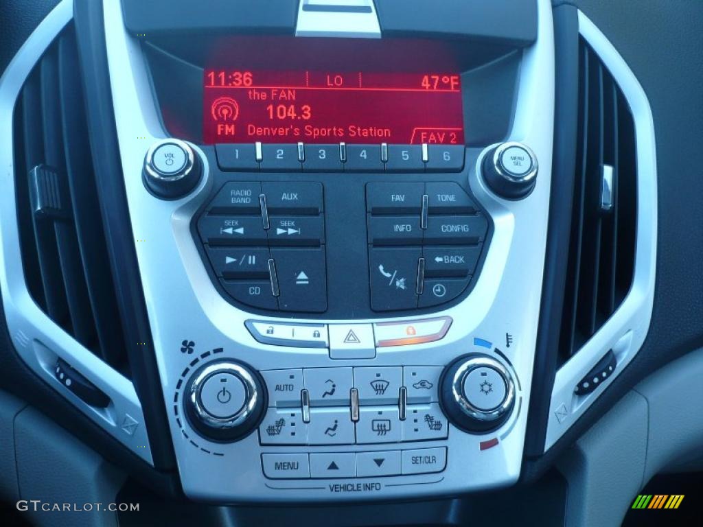 2010 GMC Terrain SLT AWD Controls Photo #42123730
