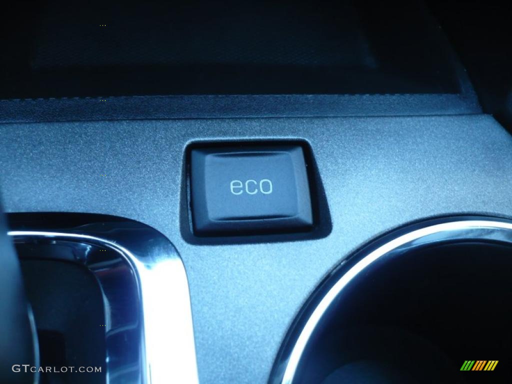 2010 GMC Terrain SLT AWD Controls Photo #42123842