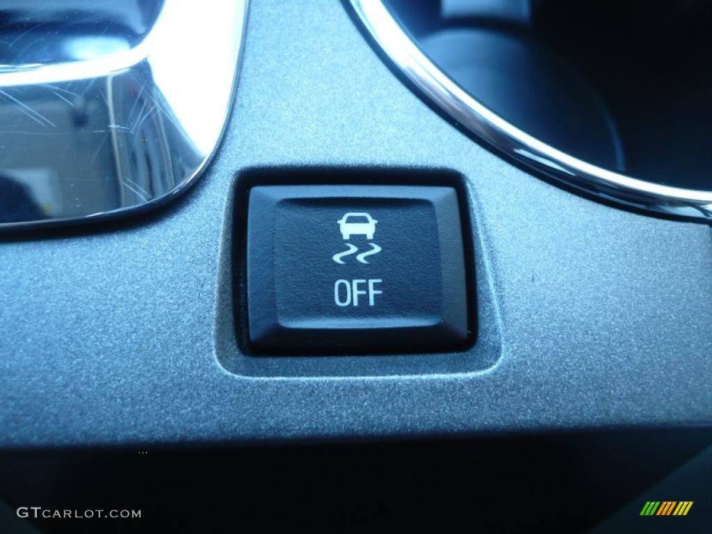 2010 GMC Terrain SLT AWD Controls Photo #42123850
