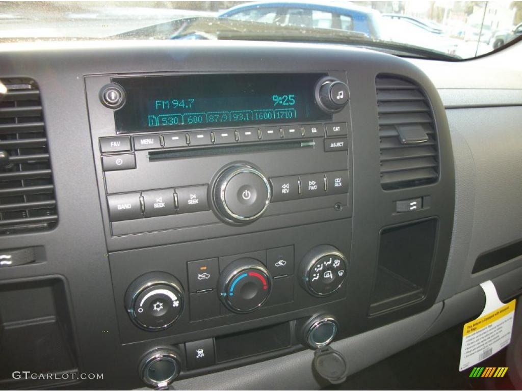 2011 Chevrolet Silverado 1500 Extended Cab 4x4 Controls Photo #42125334