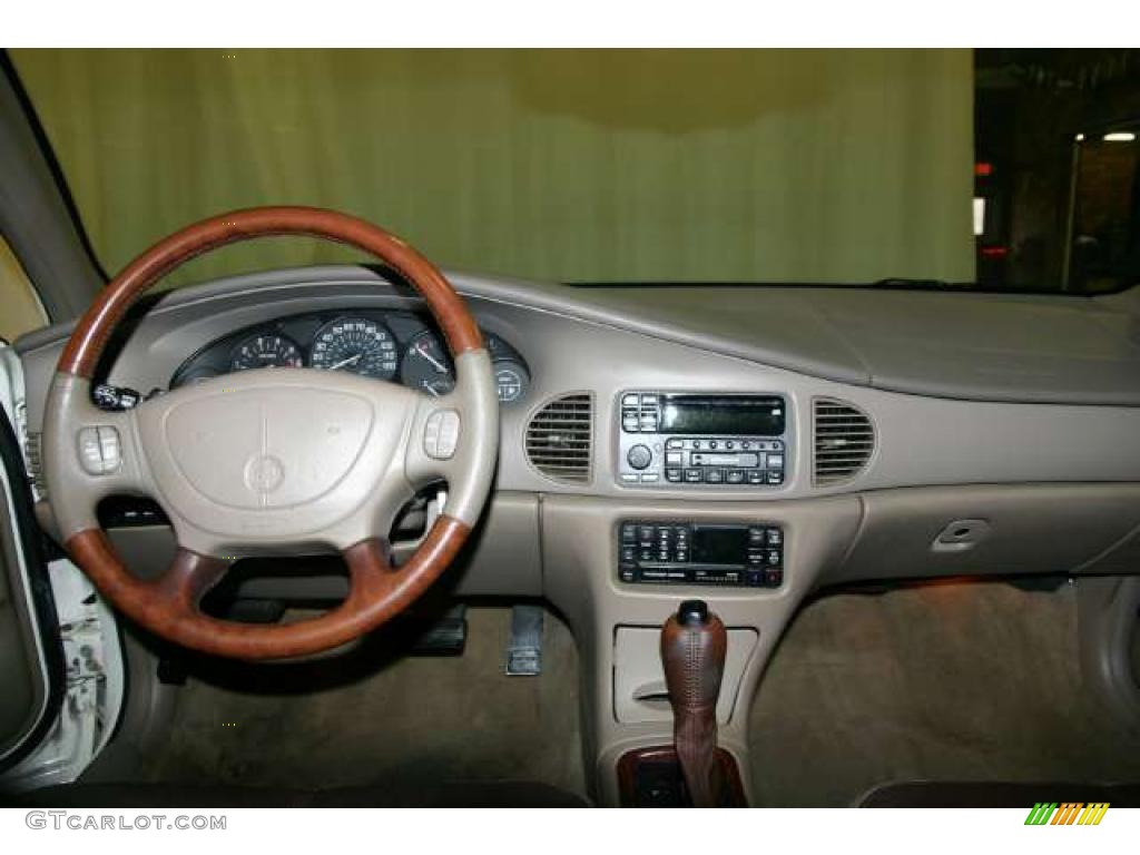 2002 Buick Regal GS Rich Chestnut/Taupe Dashboard Photo #42128654