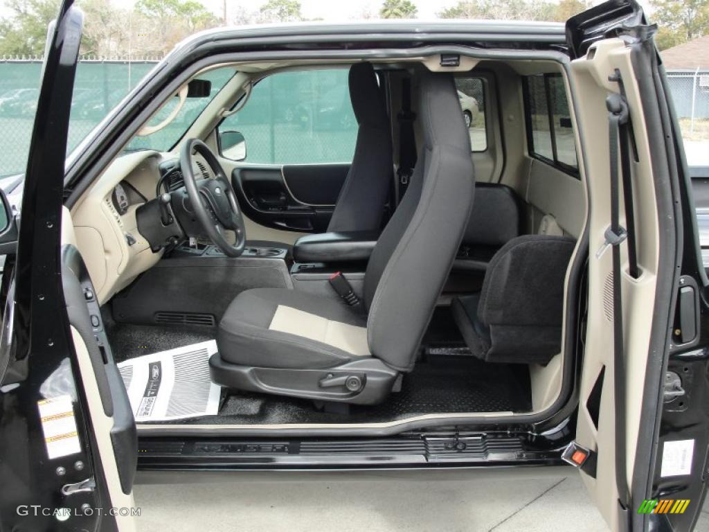 Black/Medium Pebble Interior 2004 Ford Ranger Edge SuperCab Photo #42130755