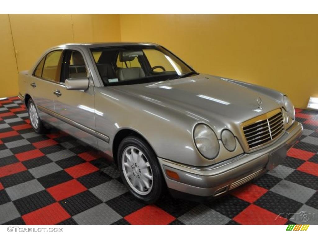 Smoke Silver Metallic Mercedes-Benz E