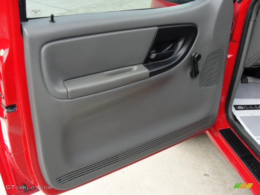 2005 Ford Ranger Edge SuperCab Medium Dark Flint Door Panel Photo #42131127