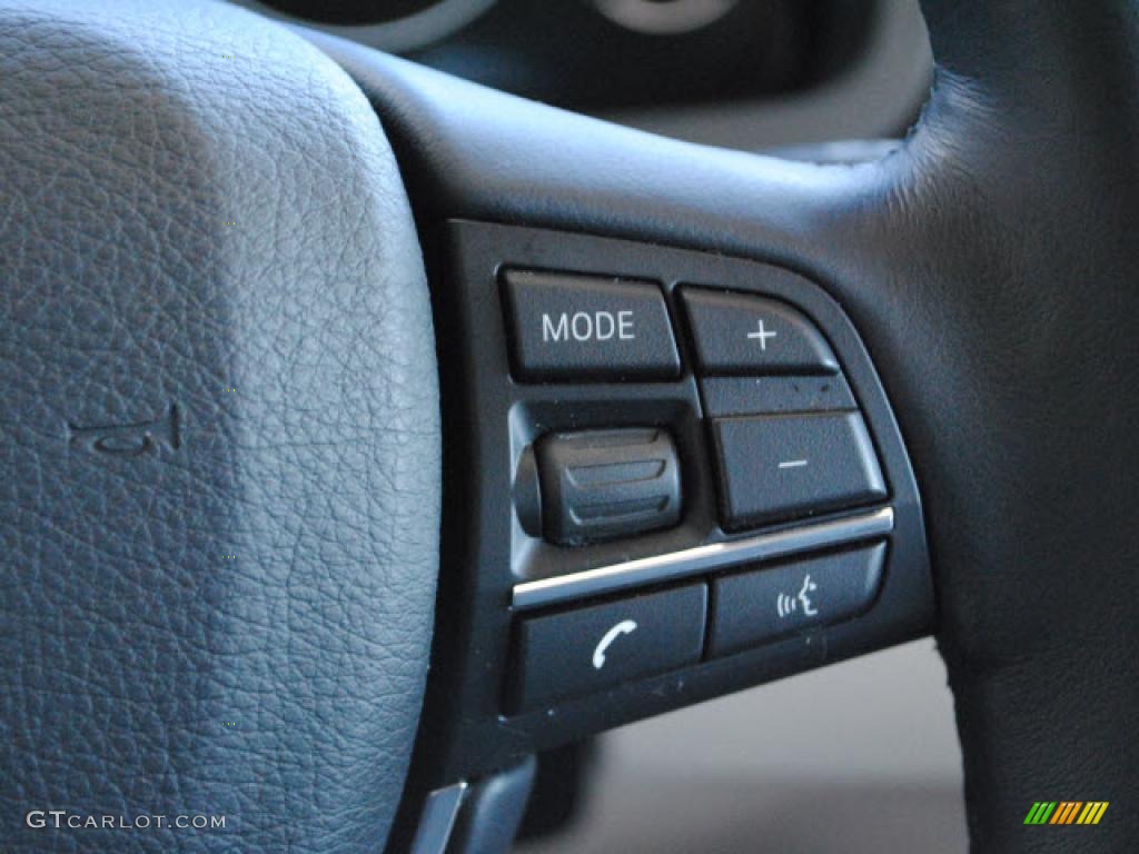 2010 BMW 5 Series 550i Gran Turismo Controls Photo #42132045
