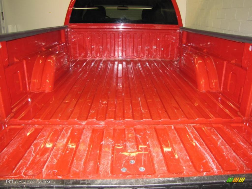 2004 Silverado 1500 LT Extended Cab 4x4 - Victory Red / Dark Charcoal photo #16