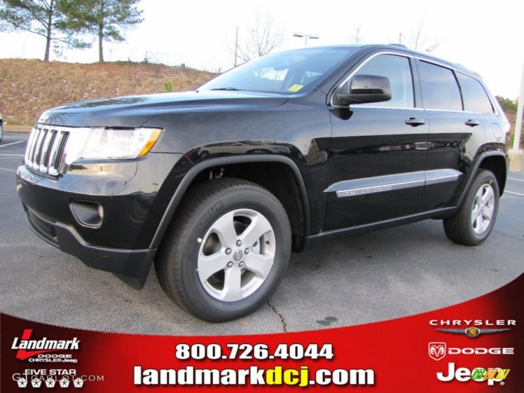 Brilliant Black Crystal Pearl Jeep Grand Cherokee