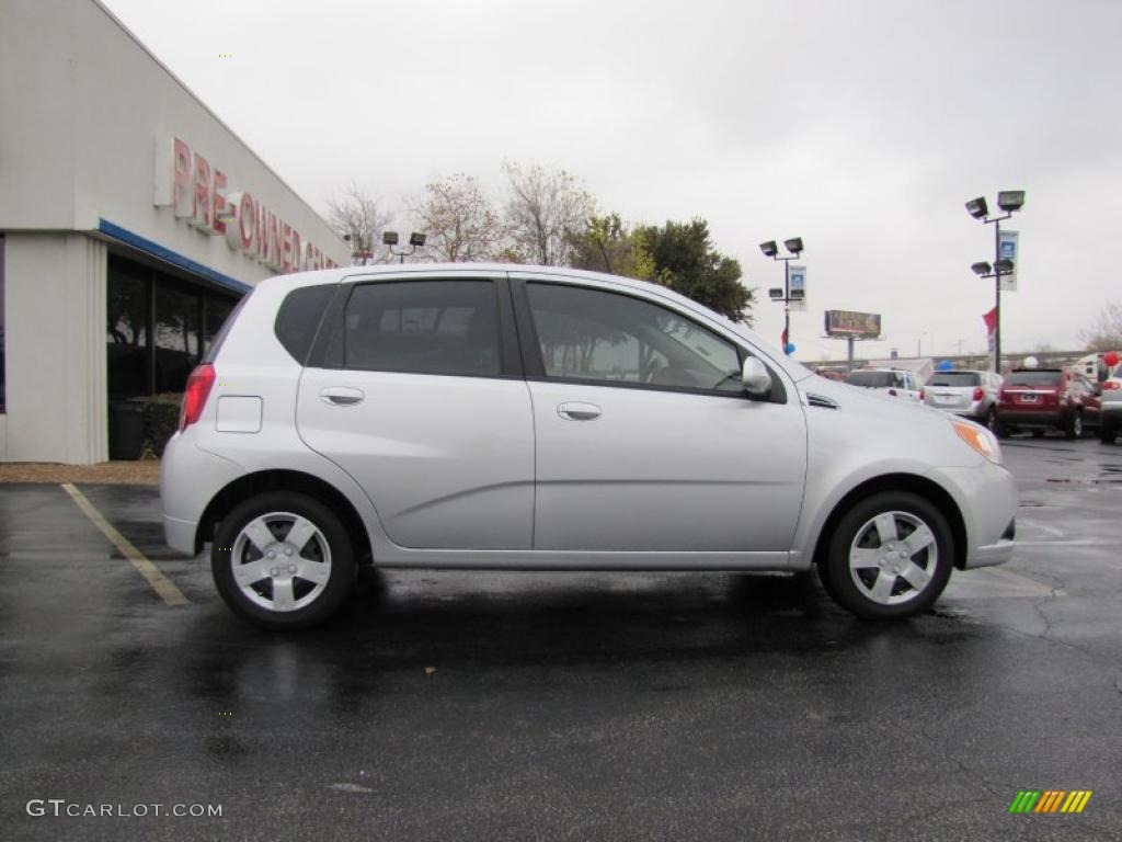 2011 Aveo Aveo5 LT - Ice Silver Metallic / Charcoal photo #8