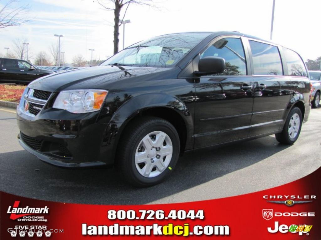 Brilliant Black Crystal Pearl Dodge Grand Caravan