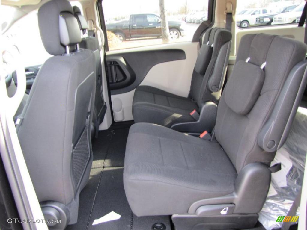 2011 Grand Caravan Express - Brilliant Black Crystal Pearl / Black/Light Graystone photo #7