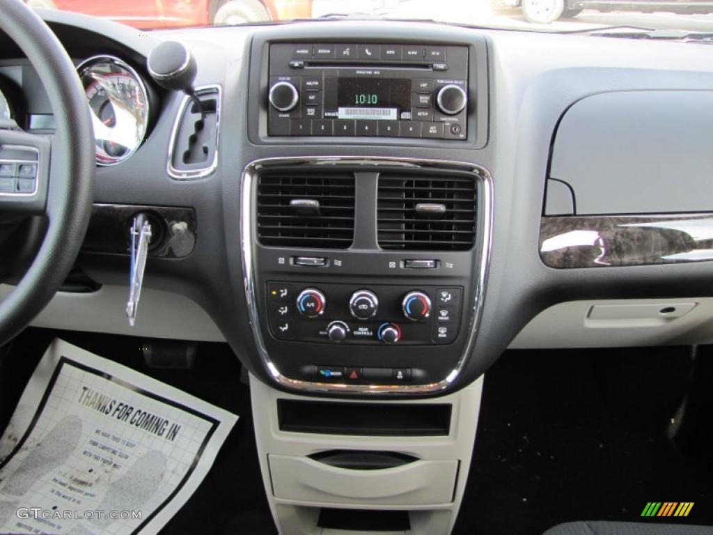 2011 Dodge Grand Caravan Express Controls Photo #42137391