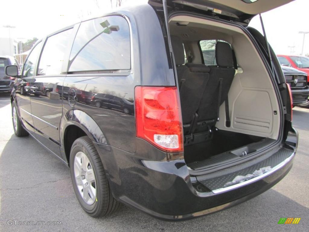 2011 Grand Caravan Express - Blackberry Pearl / Black/Light Graystone photo #8