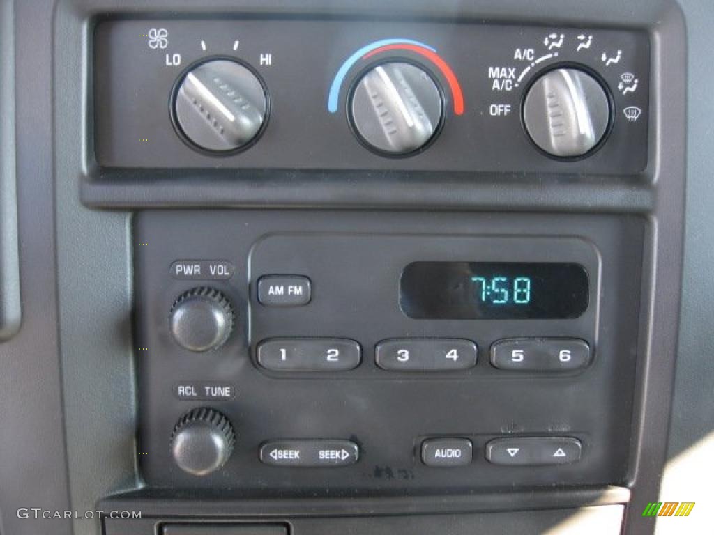 2003 Chevrolet Express 1500 Cargo Van Controls Photos
