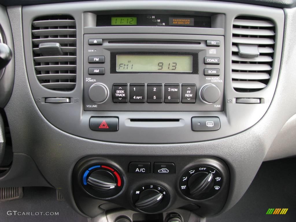 2008 Rio LX Sedan - Silver Metallic / Gray photo #12