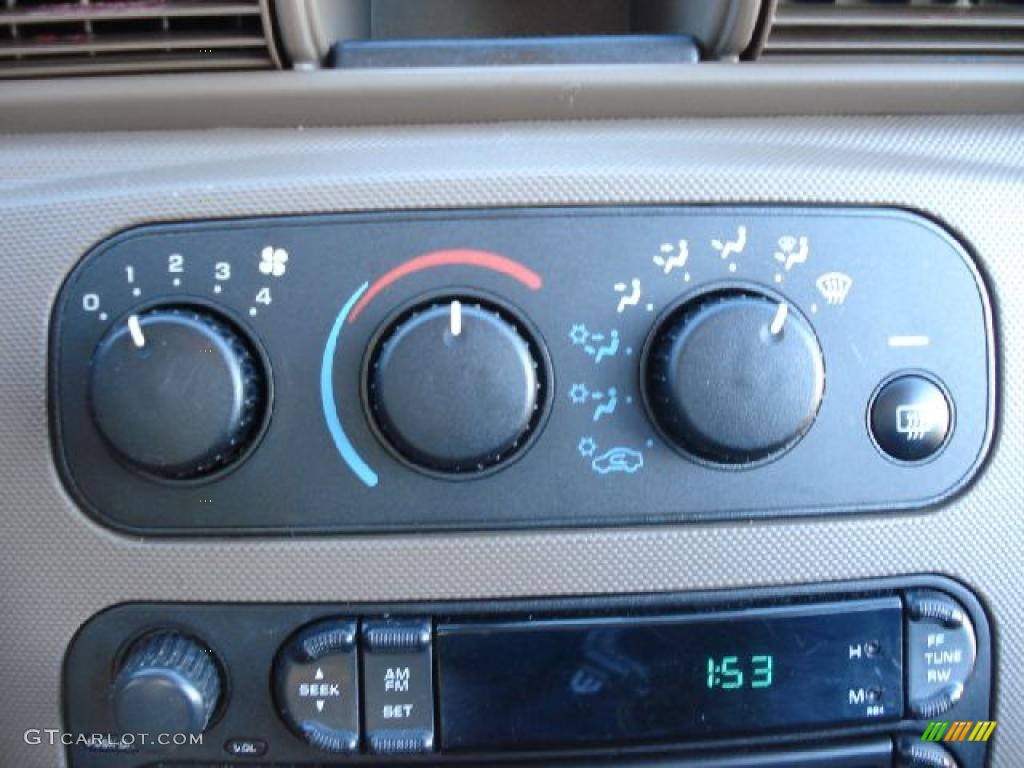 2004 Dodge Stratus SE Sedan Controls Photo #42144814