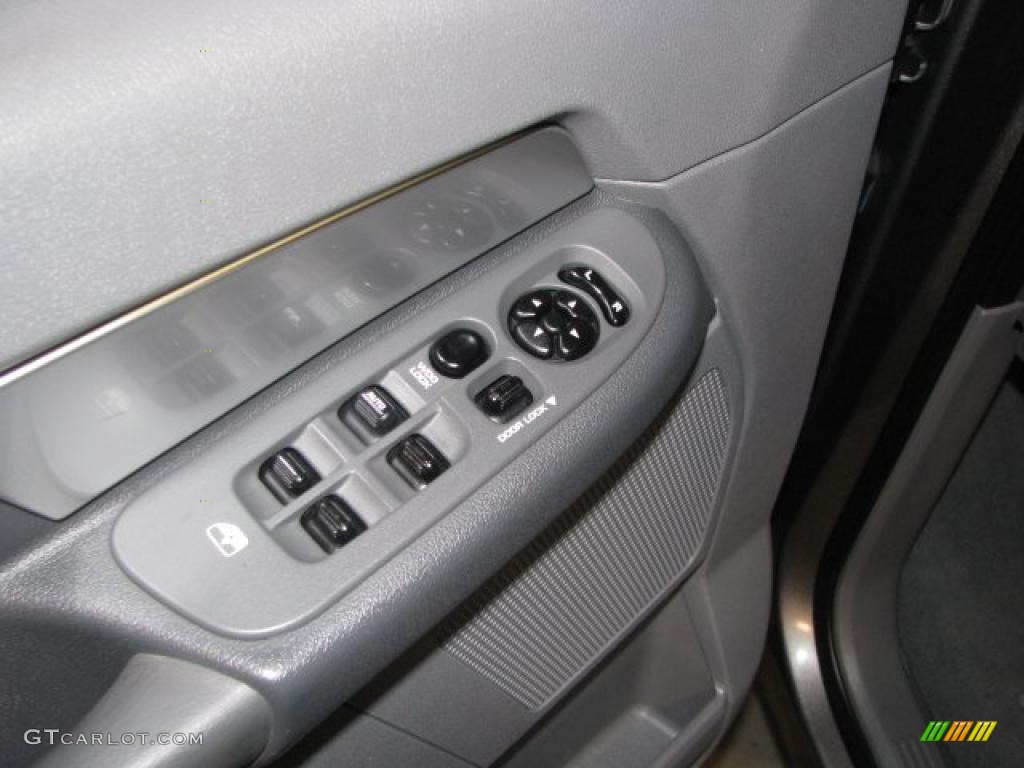 2008 Dodge Ram 2500 SXT Mega Cab 4x4 Controls Photo #42147164