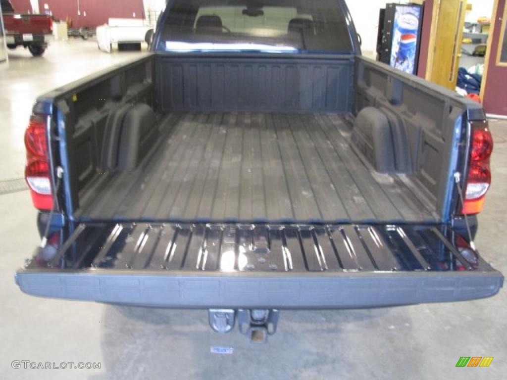 2005 Silverado 3500 LT Crew Cab 4x4 - Dark Blue Metallic / Medium Gray photo #14
