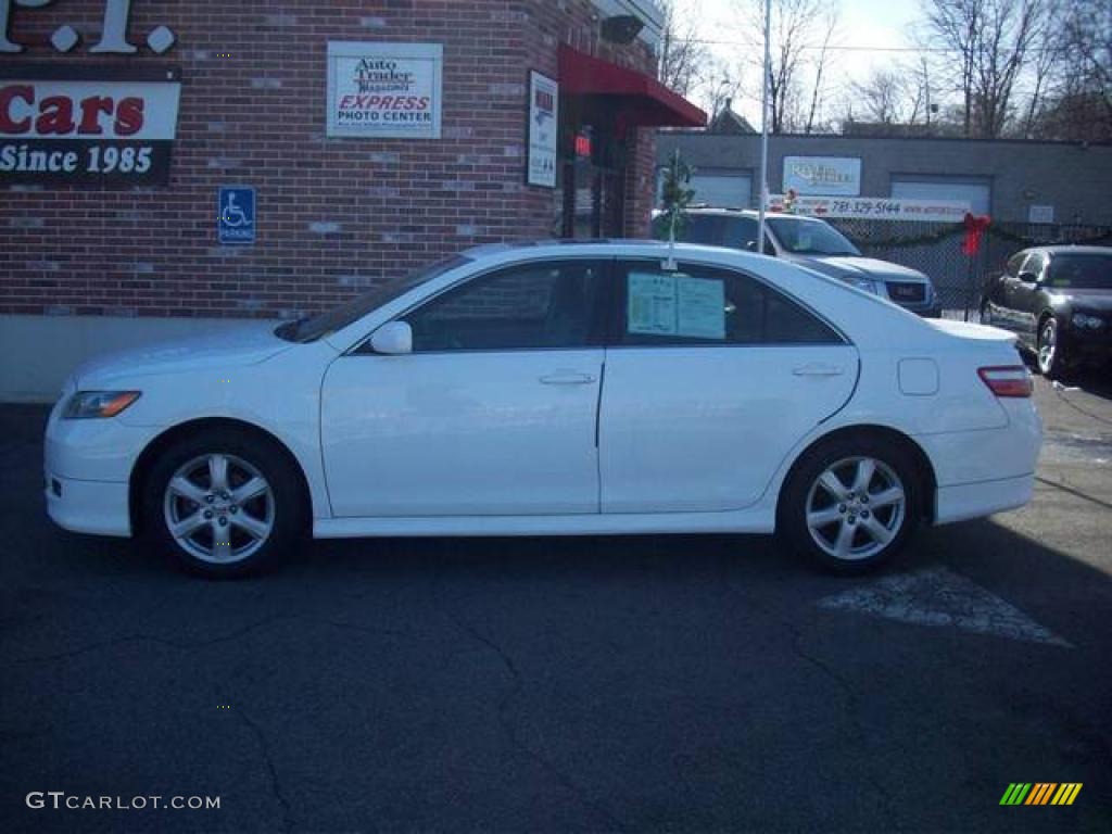 2007 Camry SE - Super White / Dark Charcoal photo #2