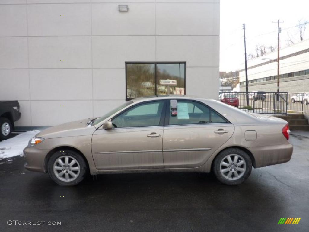 2004 Camry XLE - Desert Sand Mica / Taupe photo #1