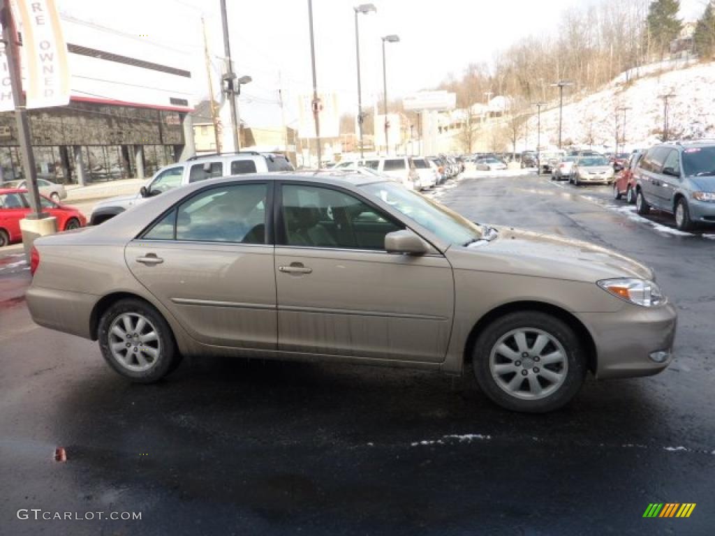 2004 Camry XLE - Desert Sand Mica / Taupe photo #5