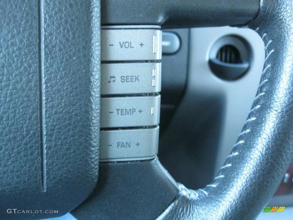 2006 Lincoln Mark LT SuperCrew Controls Photo #42167320