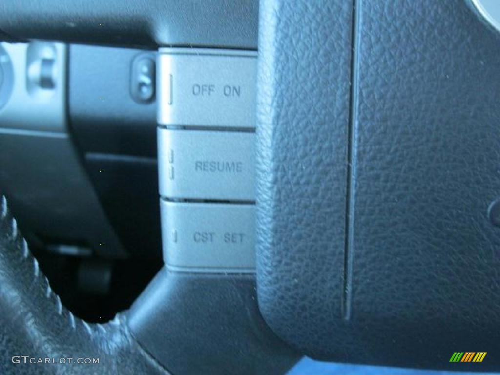 2006 Lincoln Mark LT SuperCrew Controls Photo #42167336