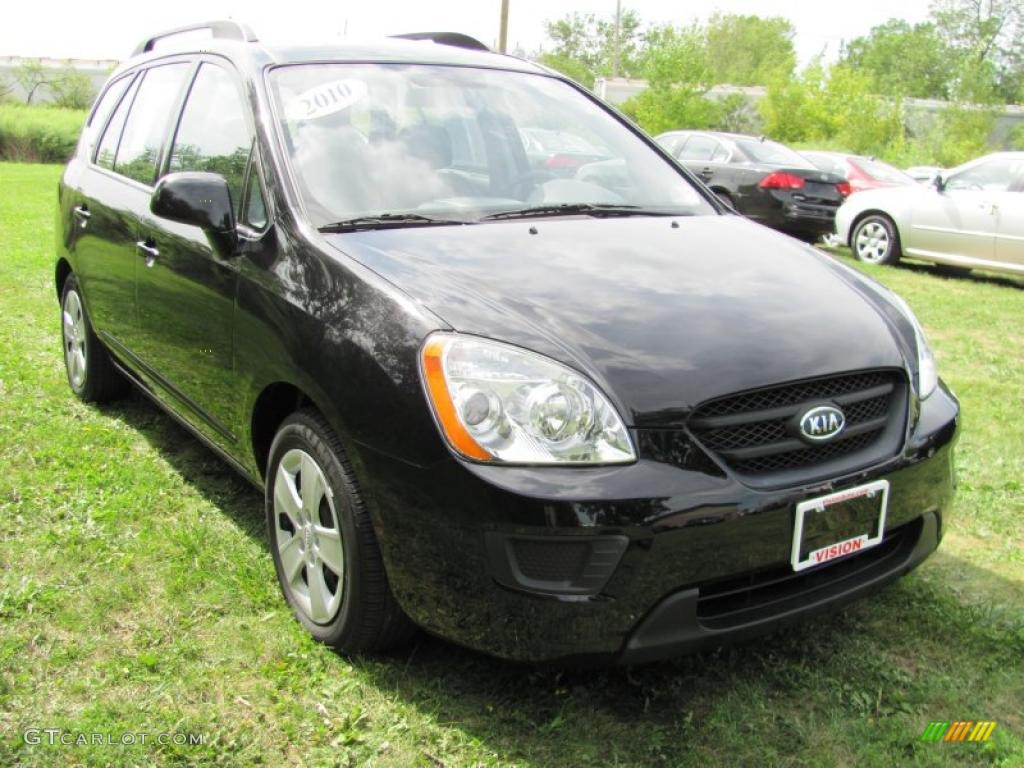 Shadow Black Kia Rondo