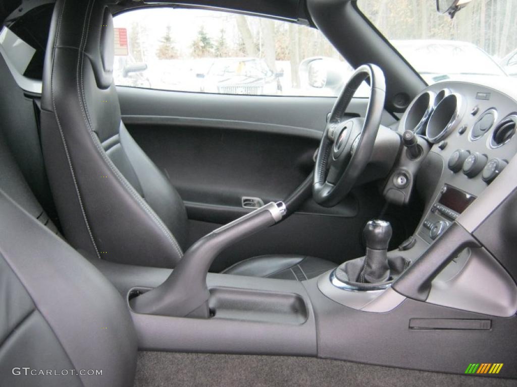Ebony Interior 2006 Pontiac Solstice Roadster Photo #42174560