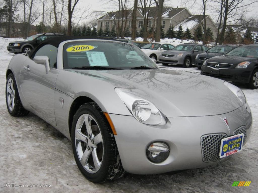 2006 Solstice Roadster - Cool Silver / Ebony photo #19